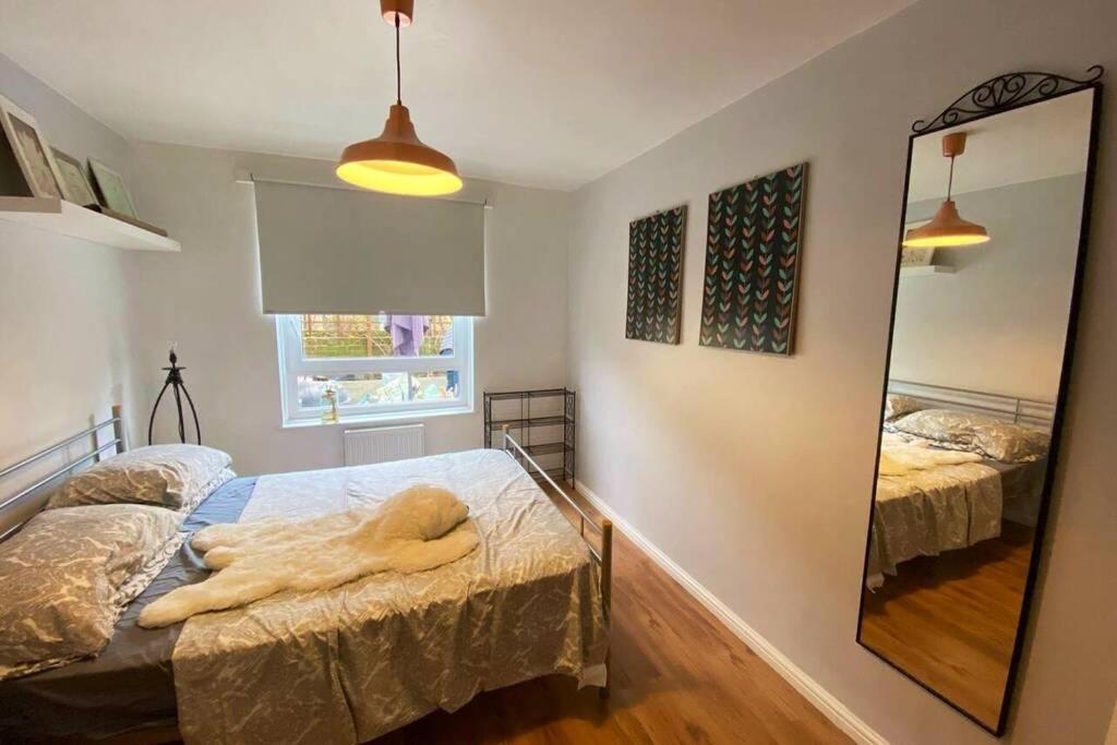 Two Bedroom Garden Flat In Zone 2 ลอนดอน ภายนอก รูปภาพ